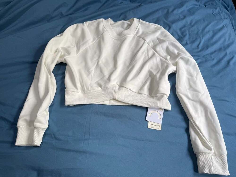Commense Sweatshirt Size L White Cropped Pullover